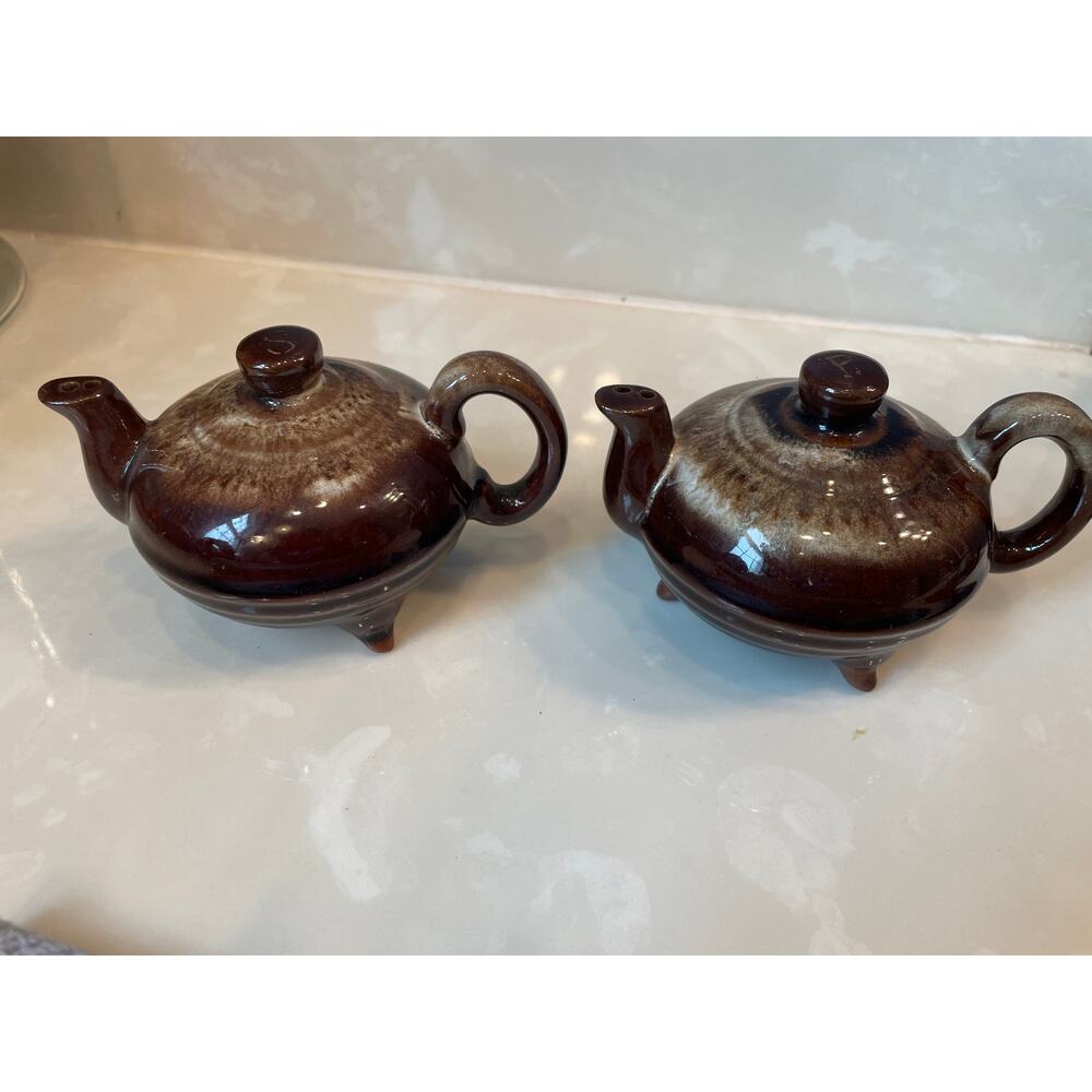 VTG Teapot Salt & Pepper Shakers Brown Drip Glaze Ceramic, Japan
